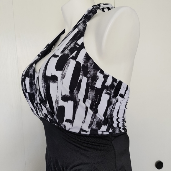 Swimsuits For All Black and White Halter One Piece Size 18 - Picture 5 of 5